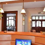 Zur Hallenburg 3*