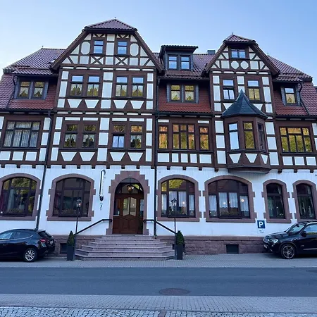 Zur Hallenburg Hotel