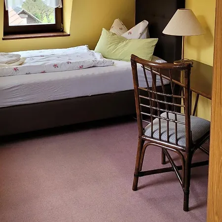 Zur Hallenburg Hotel 3*