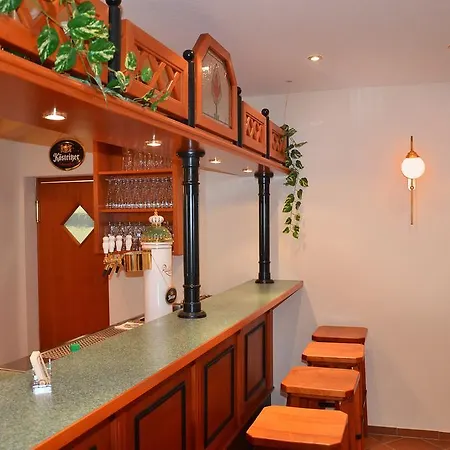Inn Zur Hallenburg