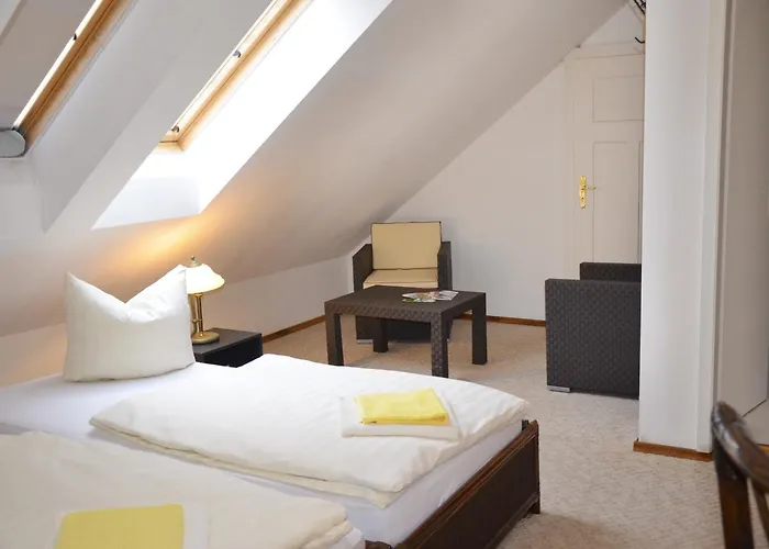 Otel Zur Hallenburg Kurort Steinbach-Hallenberg