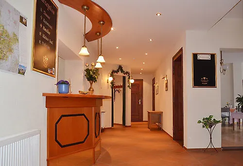 Otel Zur Hallenburg 3*